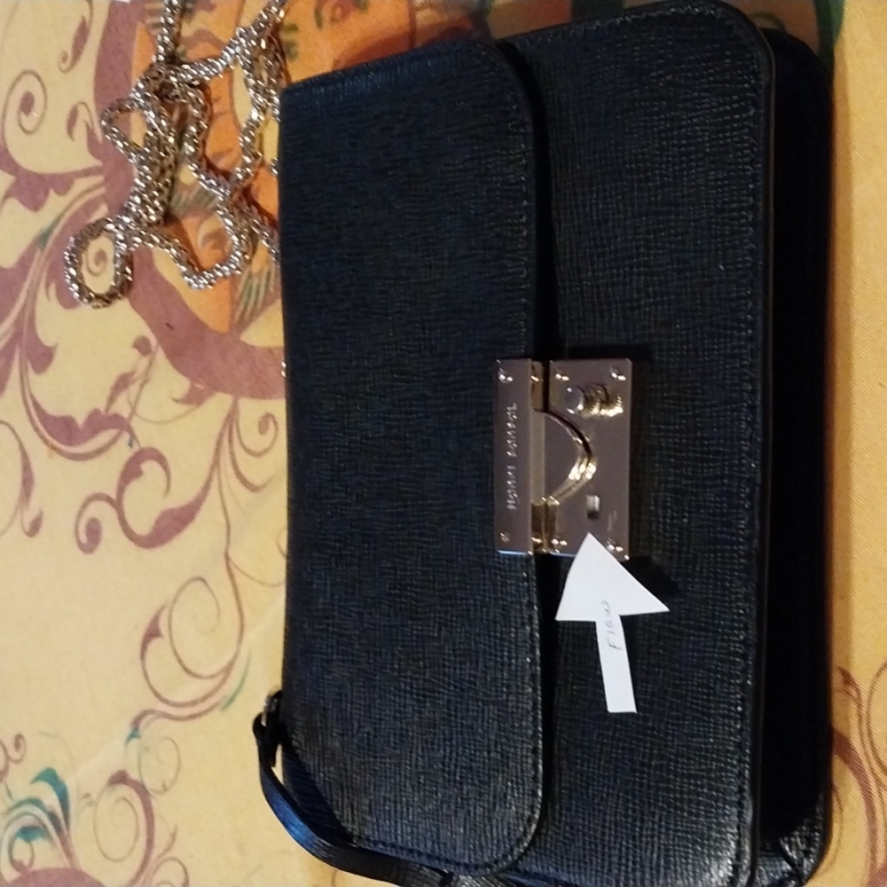 Sold #113 EXQUISITE HENRY BENDEL SMALL PURSE - Picture 7 of 16